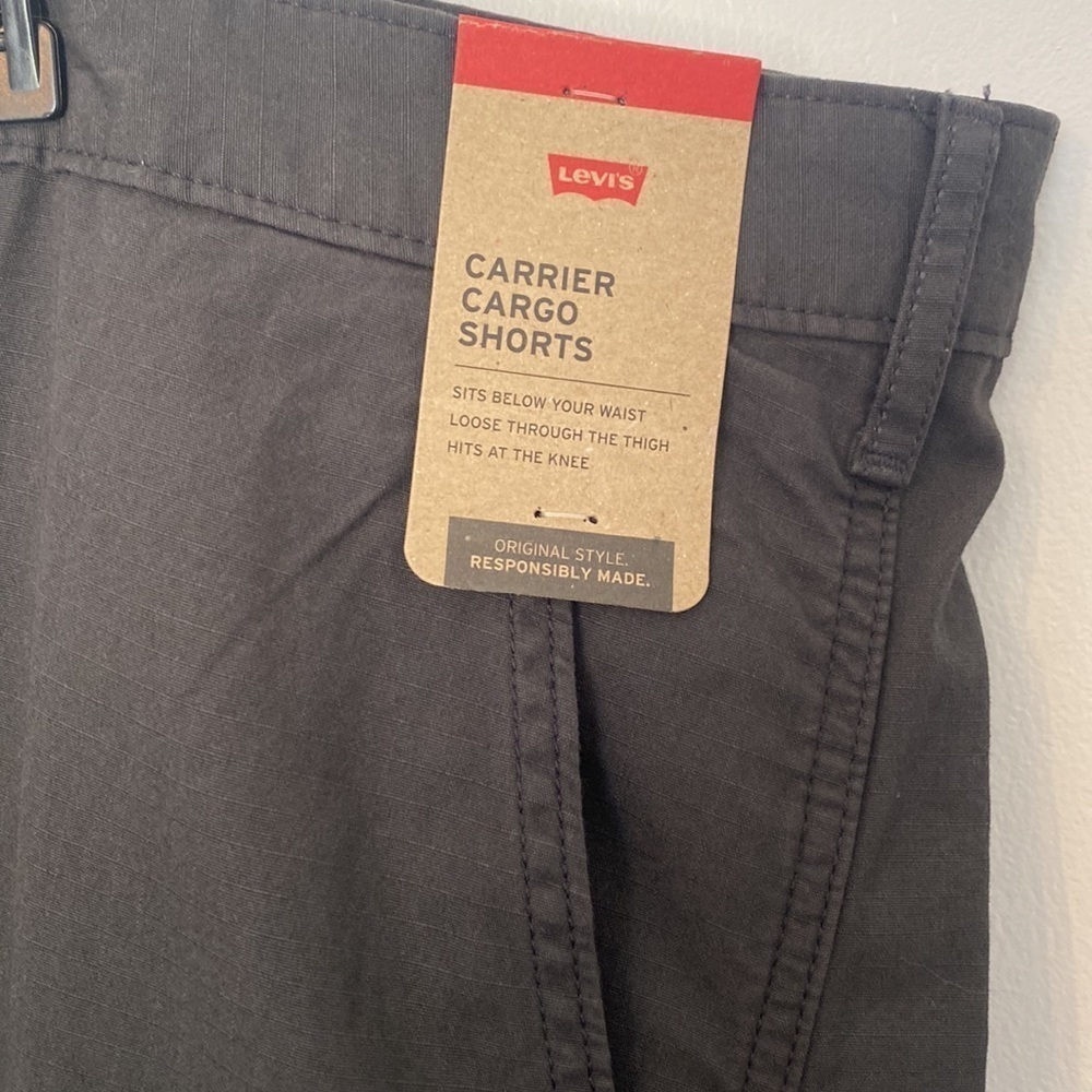 Nwt Levi’s 52 Big & Tall Black Grey Carrier Cargo Shorts - Picture 7 of 16